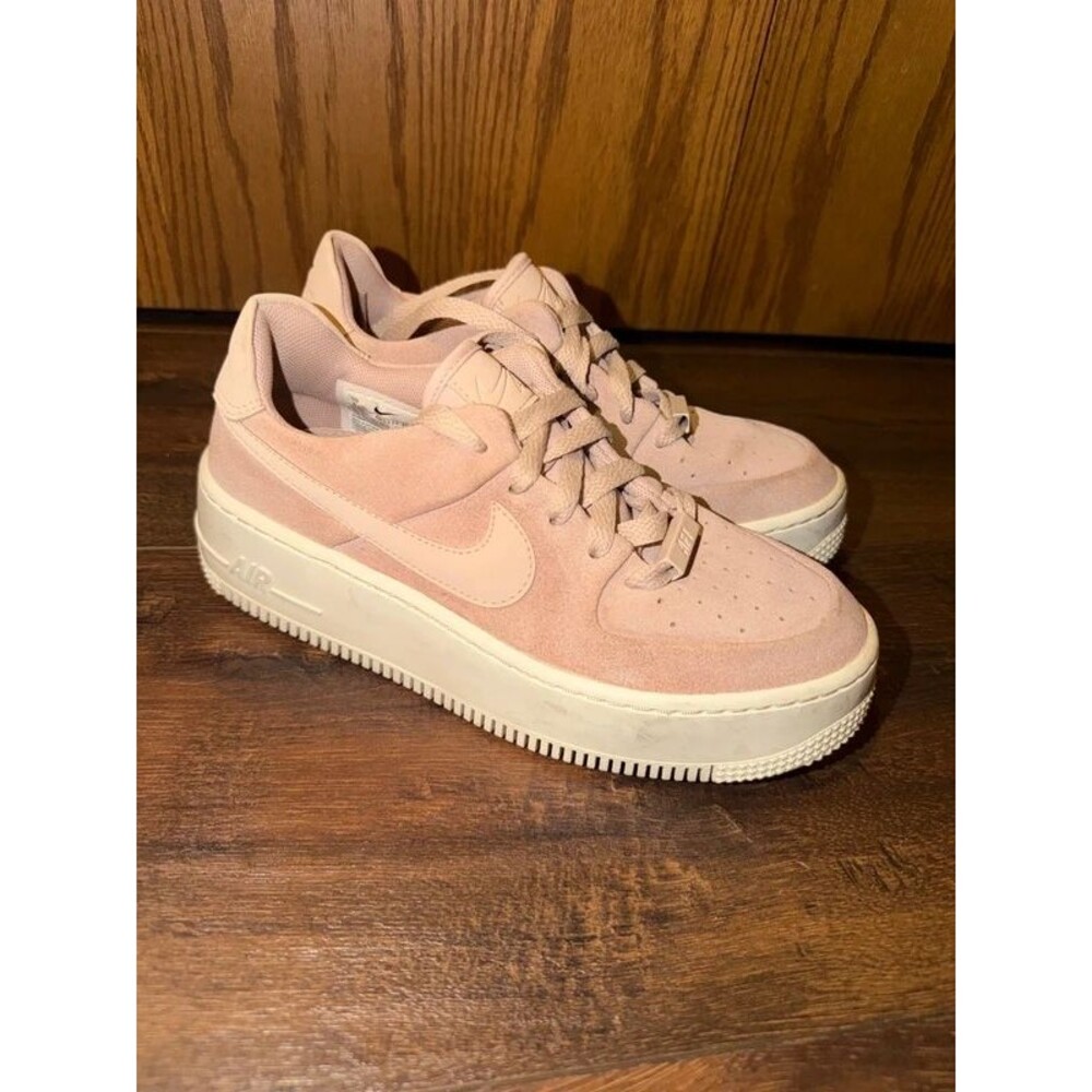 Nike Air Force 1 Sage Low sneakers in particle beige suede, sz 6